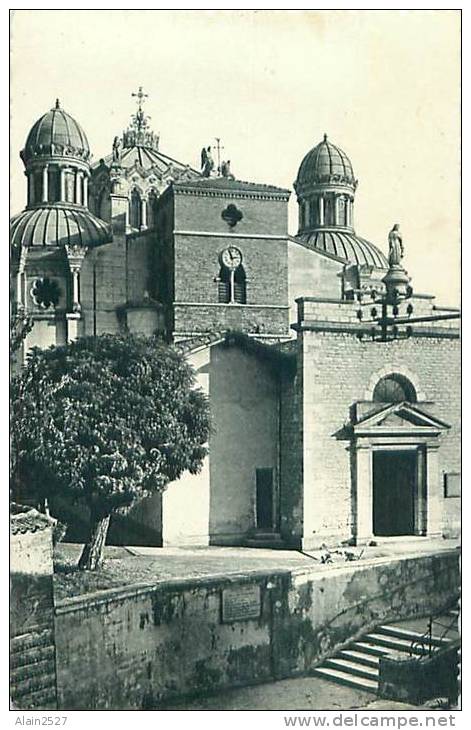 01 - ARS-SUR-FORMANS - Ancienne église et Basilique (Ed. Trolliet)