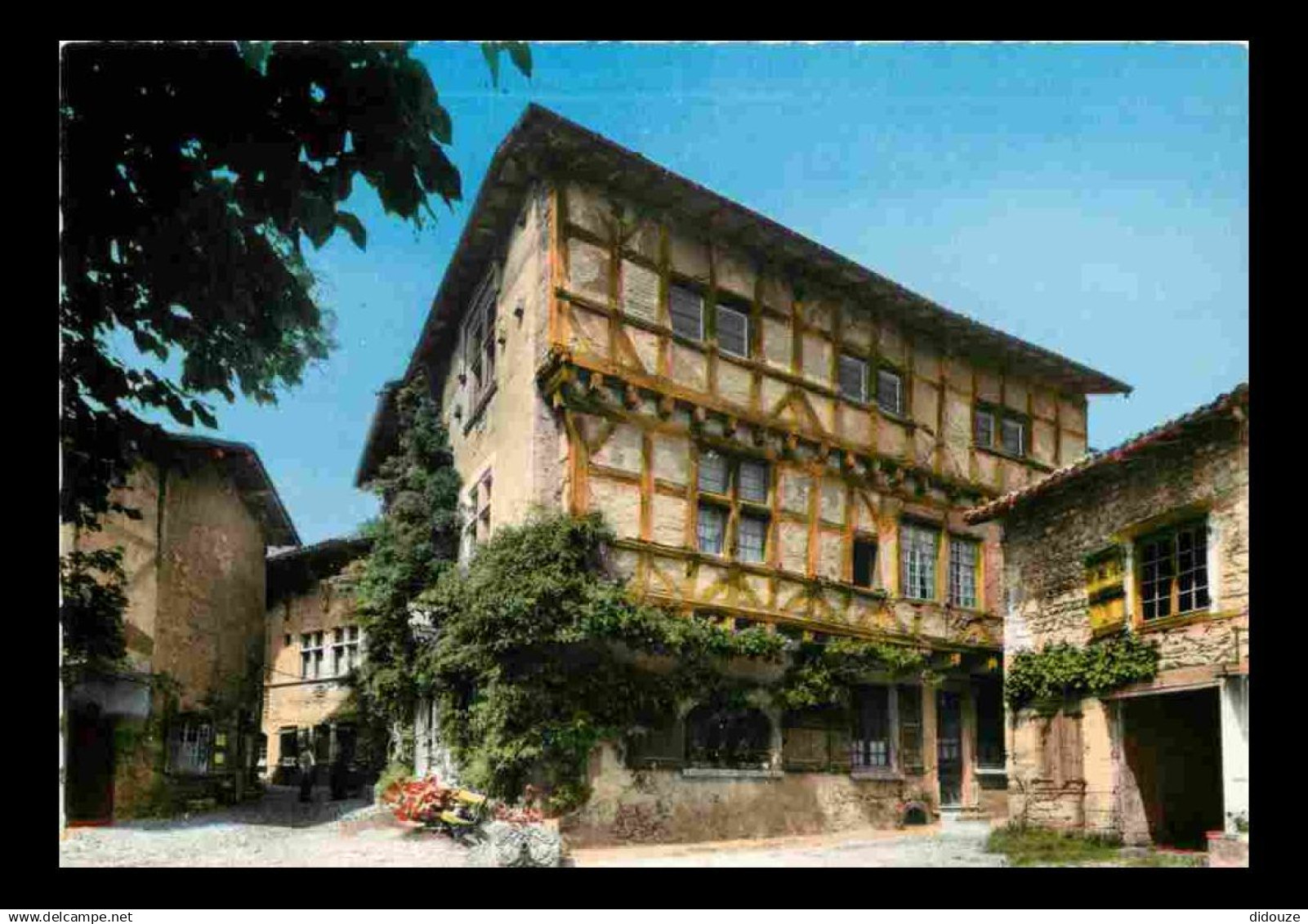 01 - Pérouges - Ostellerie du vieux Pérouges - Cité Médiévale - Vieilles pierres - Carte Dentelée - CPSM grand format -