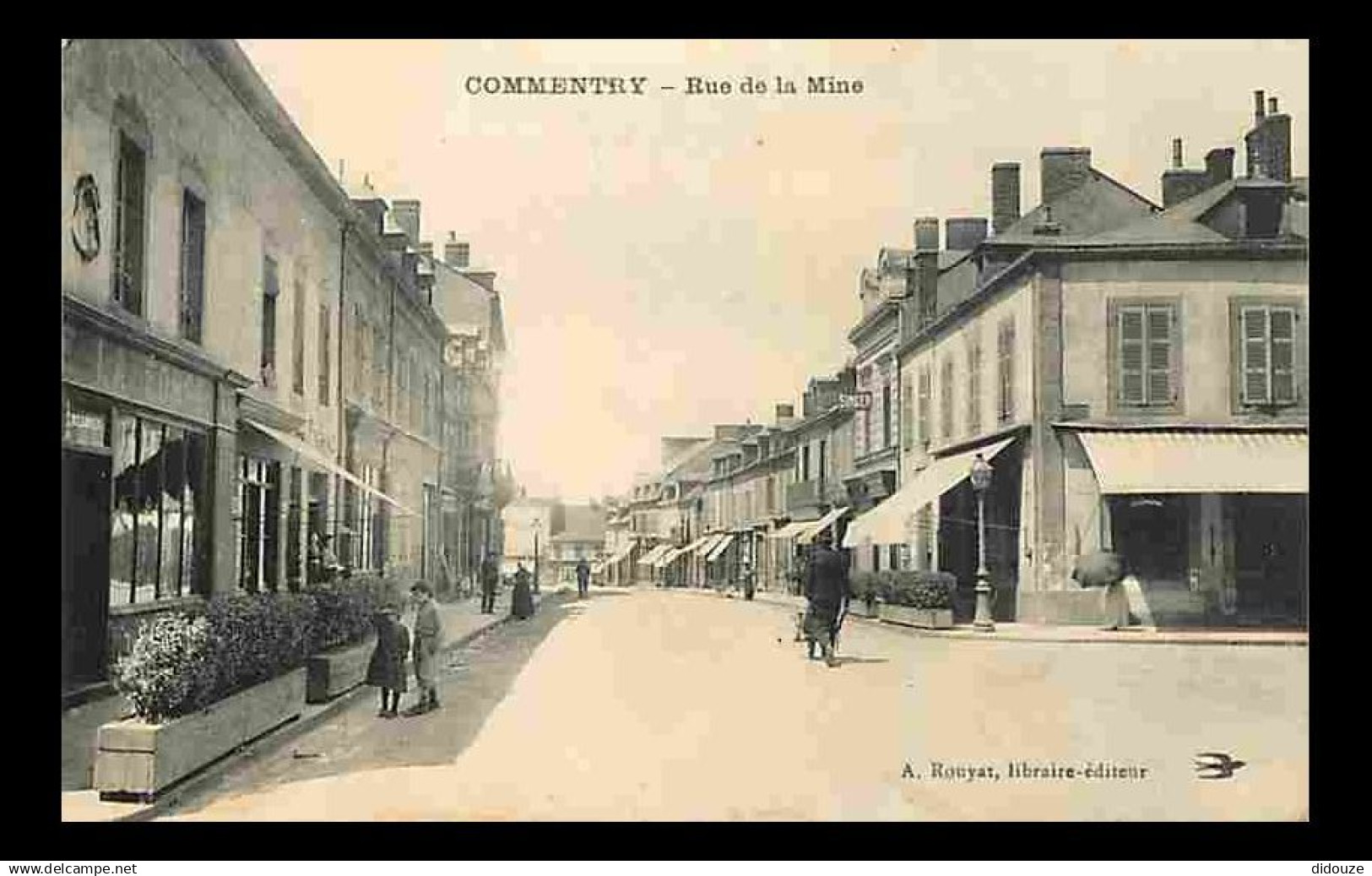 03 - Commentry - Rue de la Mine - Animée - CPA - Voir Scans Recto-Verso