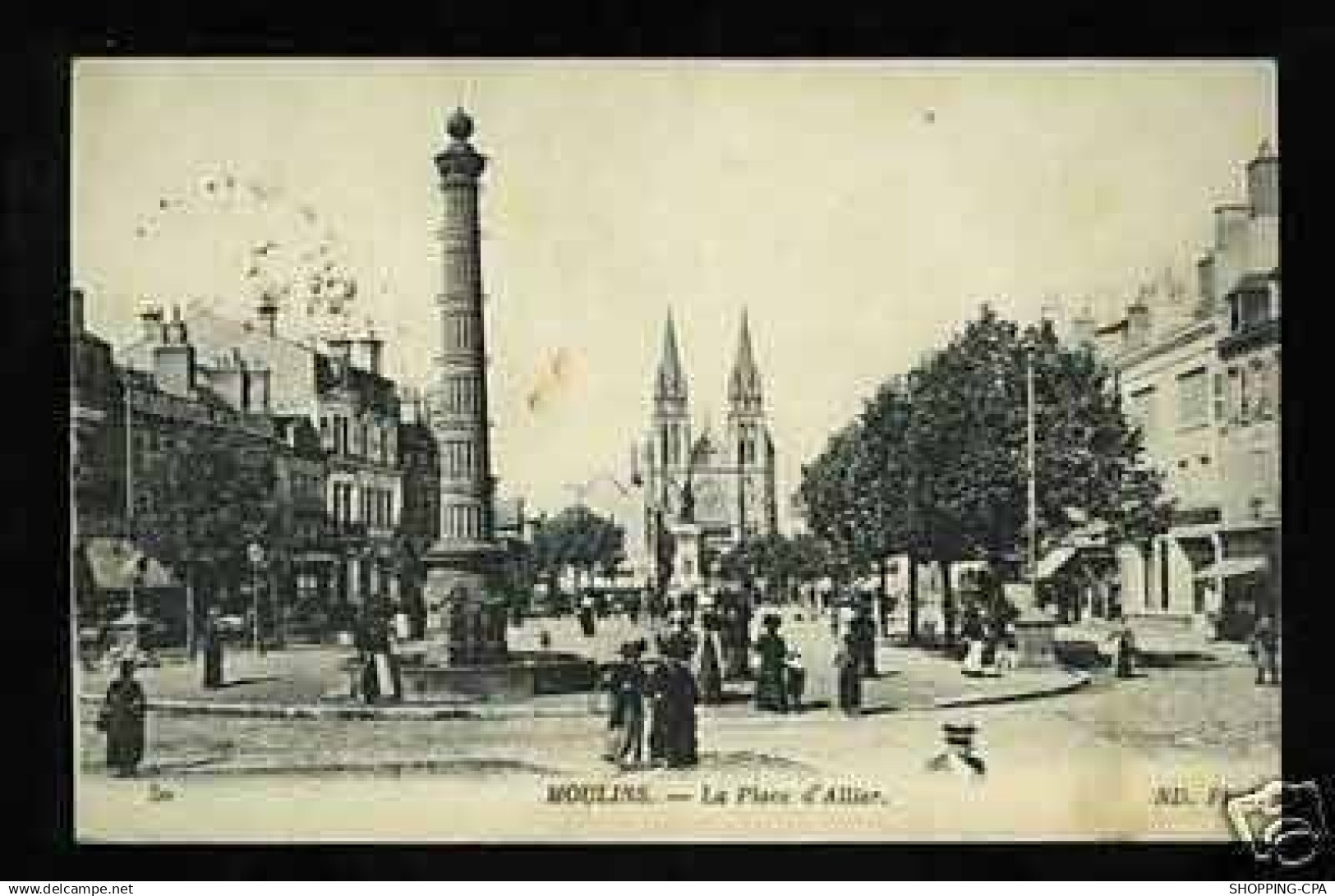 03 - Moulins - La place d'Allier