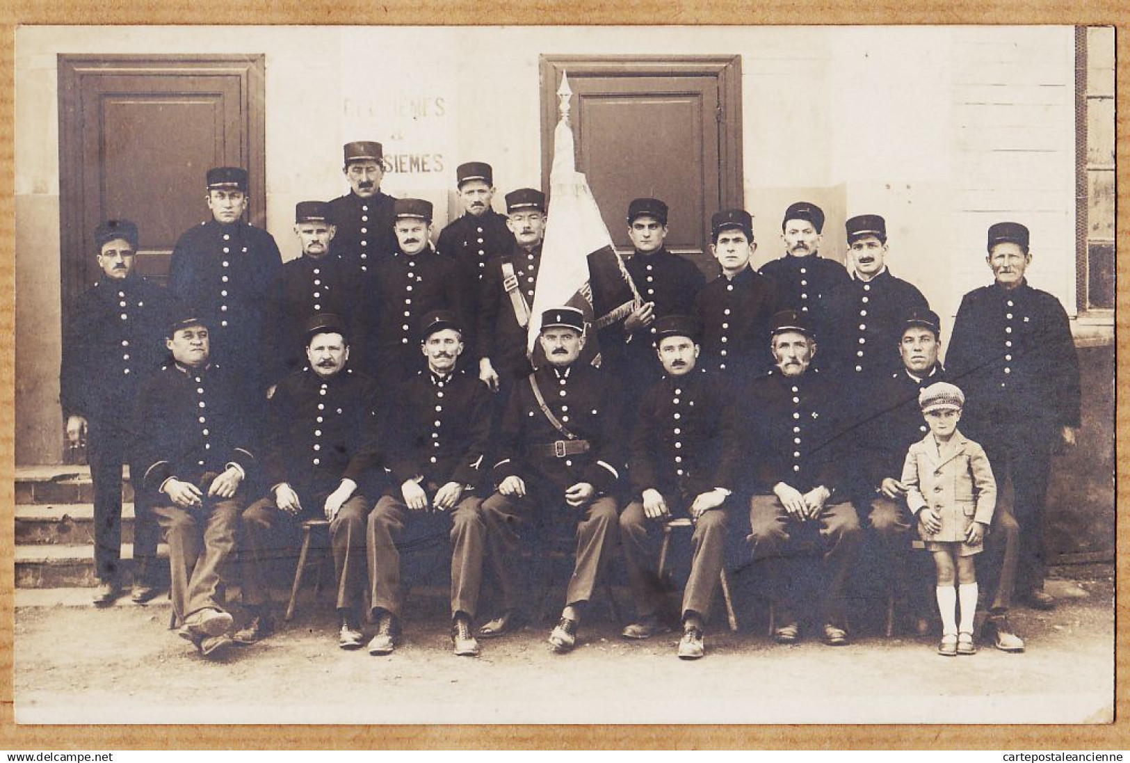 03999 / ⭐ ◉ Carte-Photo GRAULHET ( Voir description) Brigade des POMPIERS Sapeur-Pompier 1920s rare