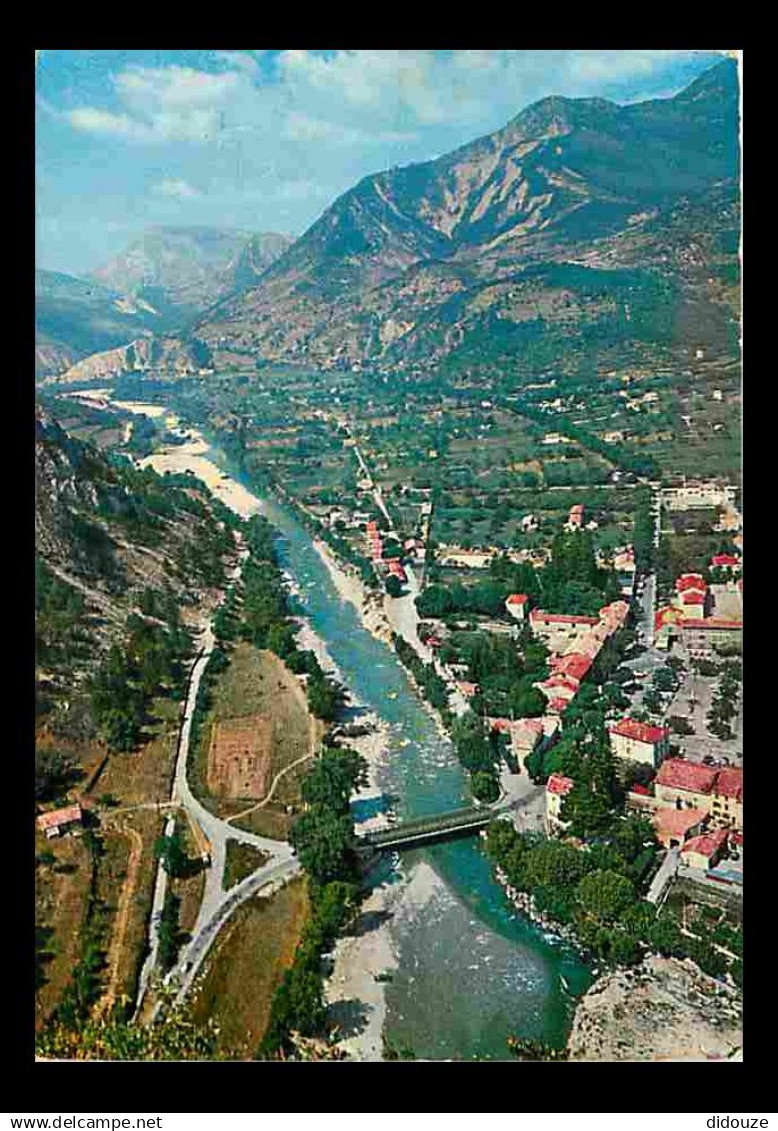 04 - Castellane - Castellane et le Verdon vus de Notre-Dame du Roc - CPM - Voir Scans Recto-Verso