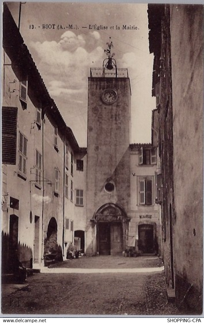 06 - Biot - L'église et la Mairie - Non voyagé - Dos divisé...