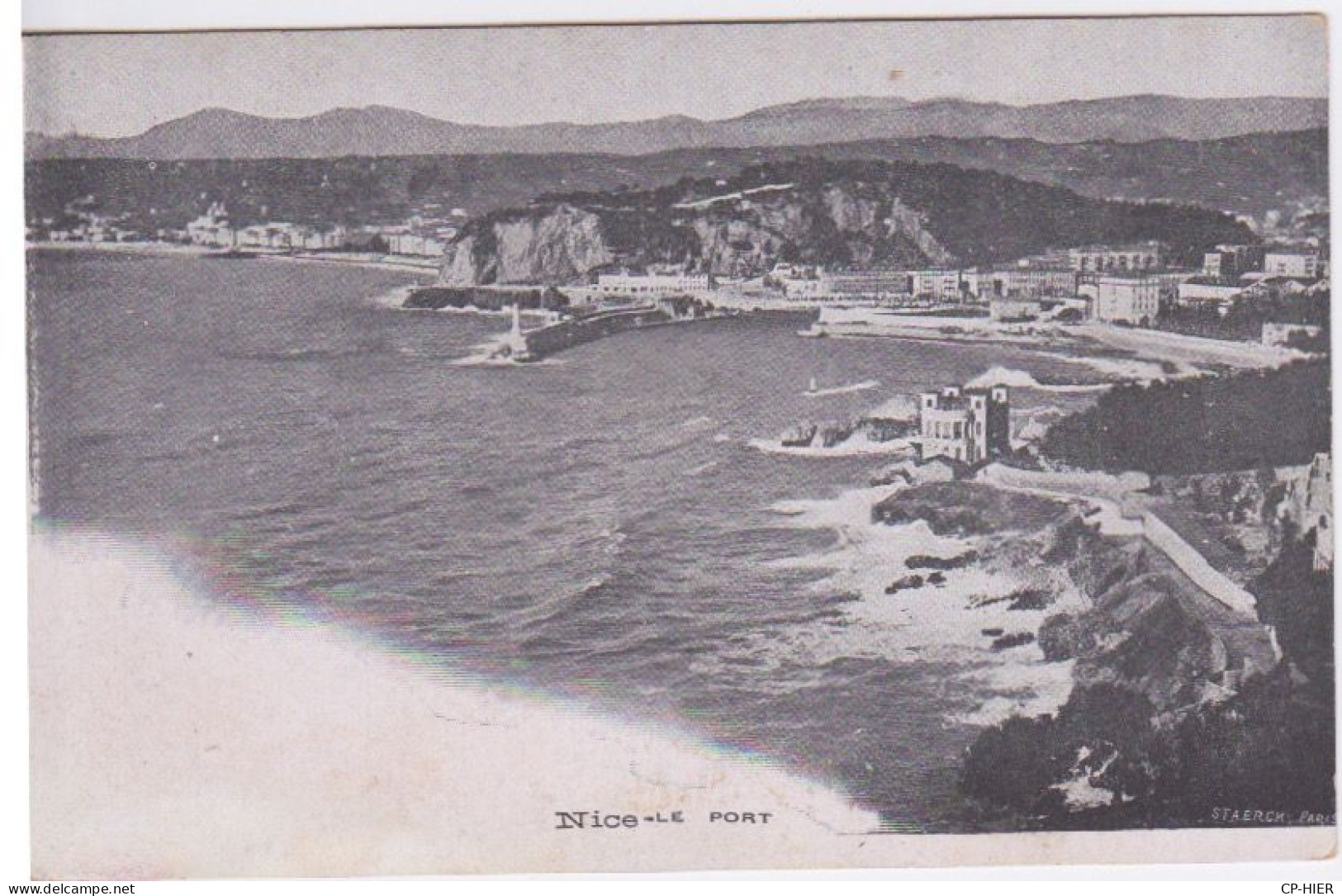 06 - LE PORT DE NICE -VUE AERIENNE DE  L'ENTREE DU PORT MARITIME