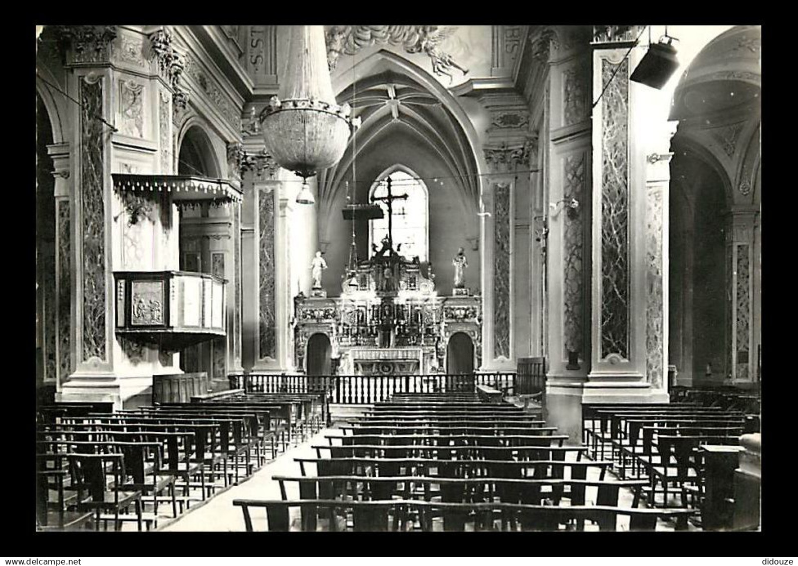 06 - Saint Etienne de Tinée - Intérieur de l'Eglise - Carte dentelée - CPSM grand format - Voir Scans Recto-Verso