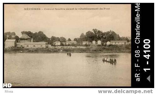 08 Charleville-Mézières - MEZIERES - Convoi funèbre avant le rétablissement du Pont - religio /  D08D  K51129K  C08105C