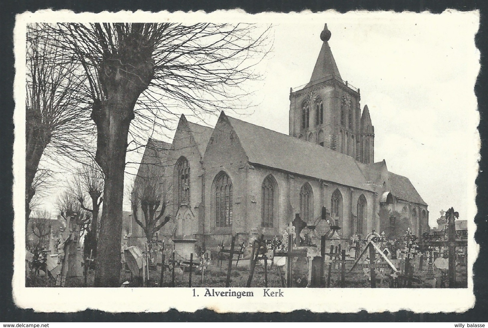 1.1 // CPA - ALVERINGEM - Kerk - Cimetière  //