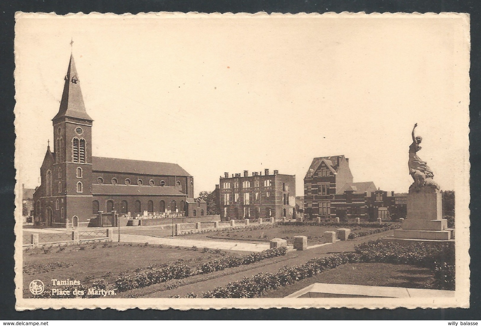 1,1 +++ CPA - TAMINES - Sambreville - Place des Martyrs - Nels  //