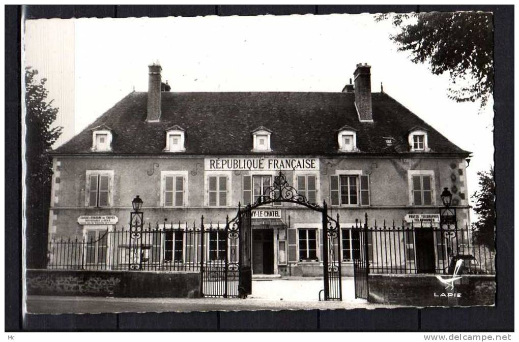 10 - En passant par... Ervy le Chatel (Aube) - La Mairie