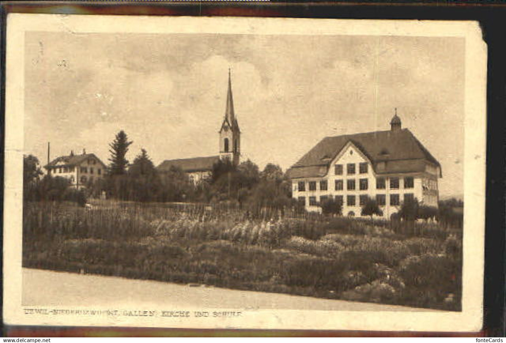 10578825 Uzwil-Niederuzwil Uzwil-Niederuzwil Kirche Schule x 1920