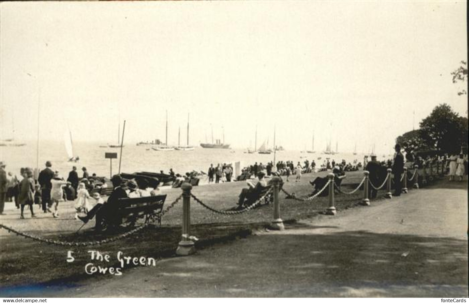 10927955 Cowes Cowes The Green Schiff *