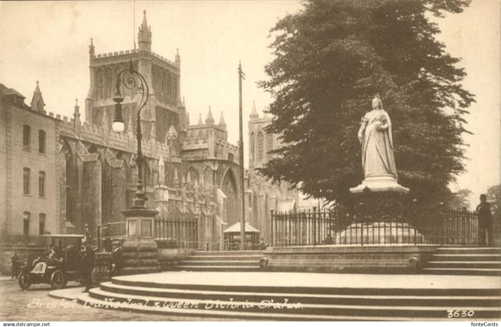 10985936 Bristol UK Queen Victoria Statue Cathedral Bristol, City of