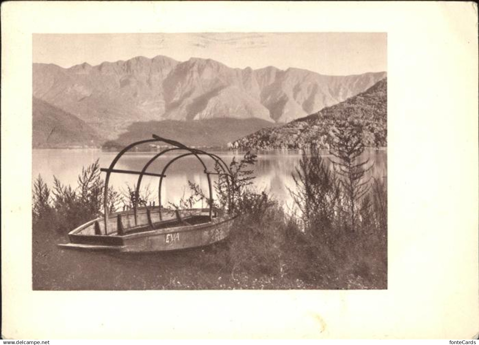 11321701 Lugano TI Lac de Lugano et le Monte Generoso Boot