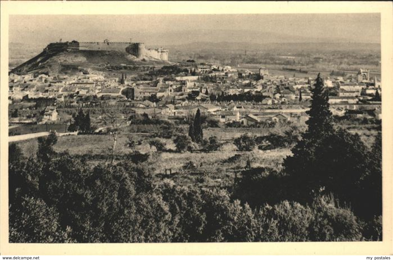 11486813 Villeneuve-les-Avignon vue generale Villeneuve-les-Avignon