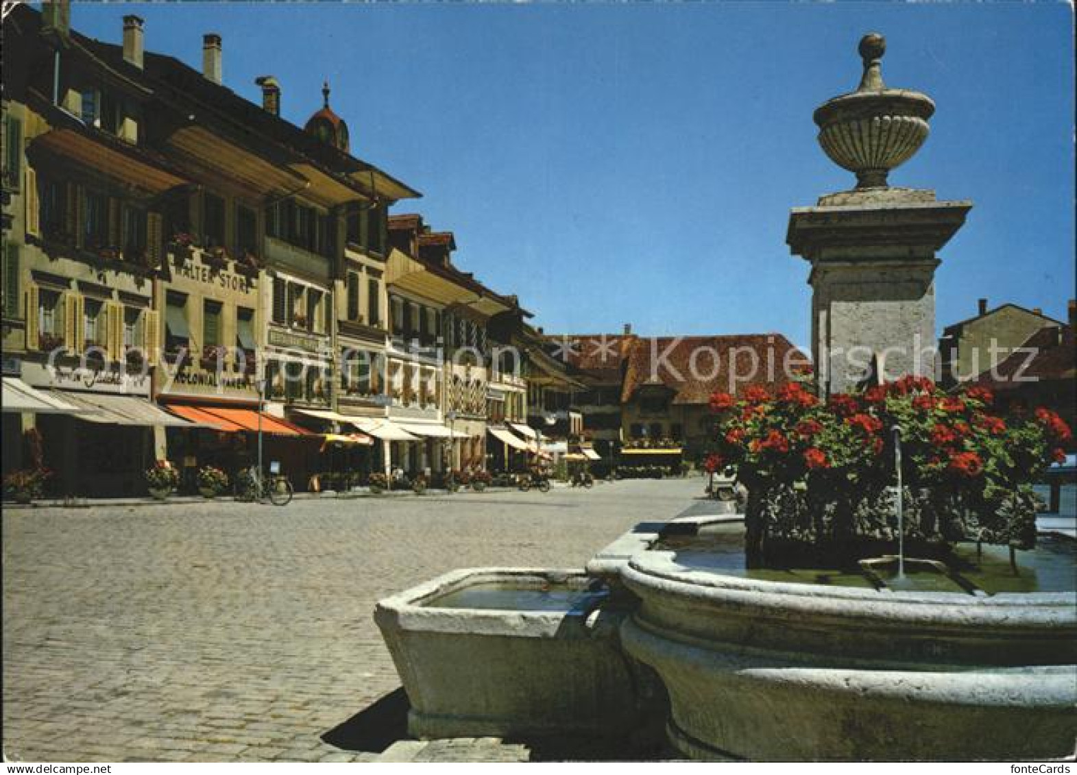 11852063 Aarberg Strassenansicht Brunnen