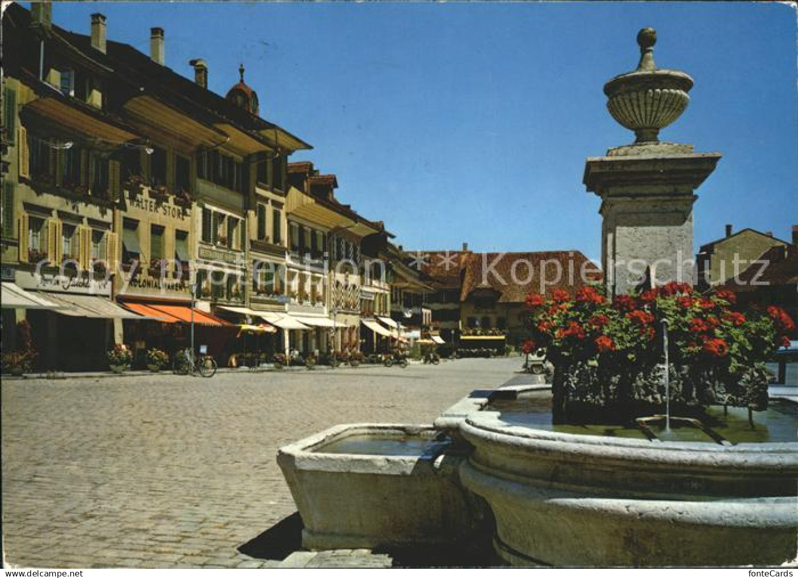 11852711 Aarberg Dorfplatz Brunnen