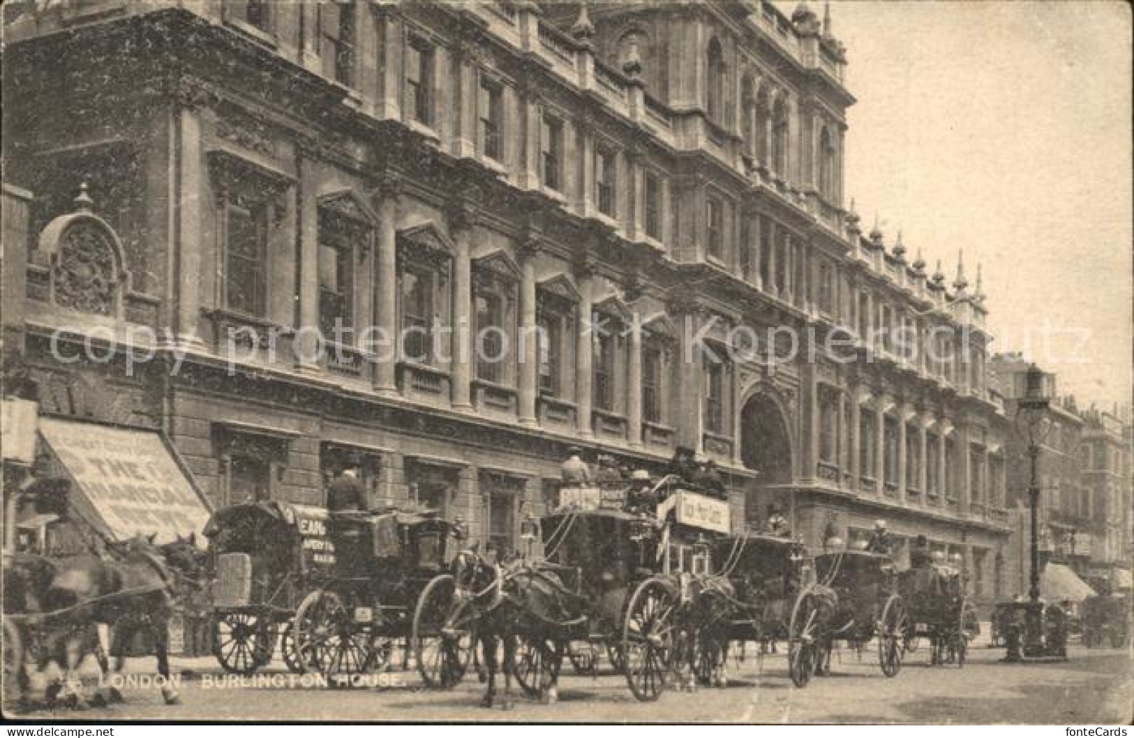 11923156 London Burlington House Pferdekutschen