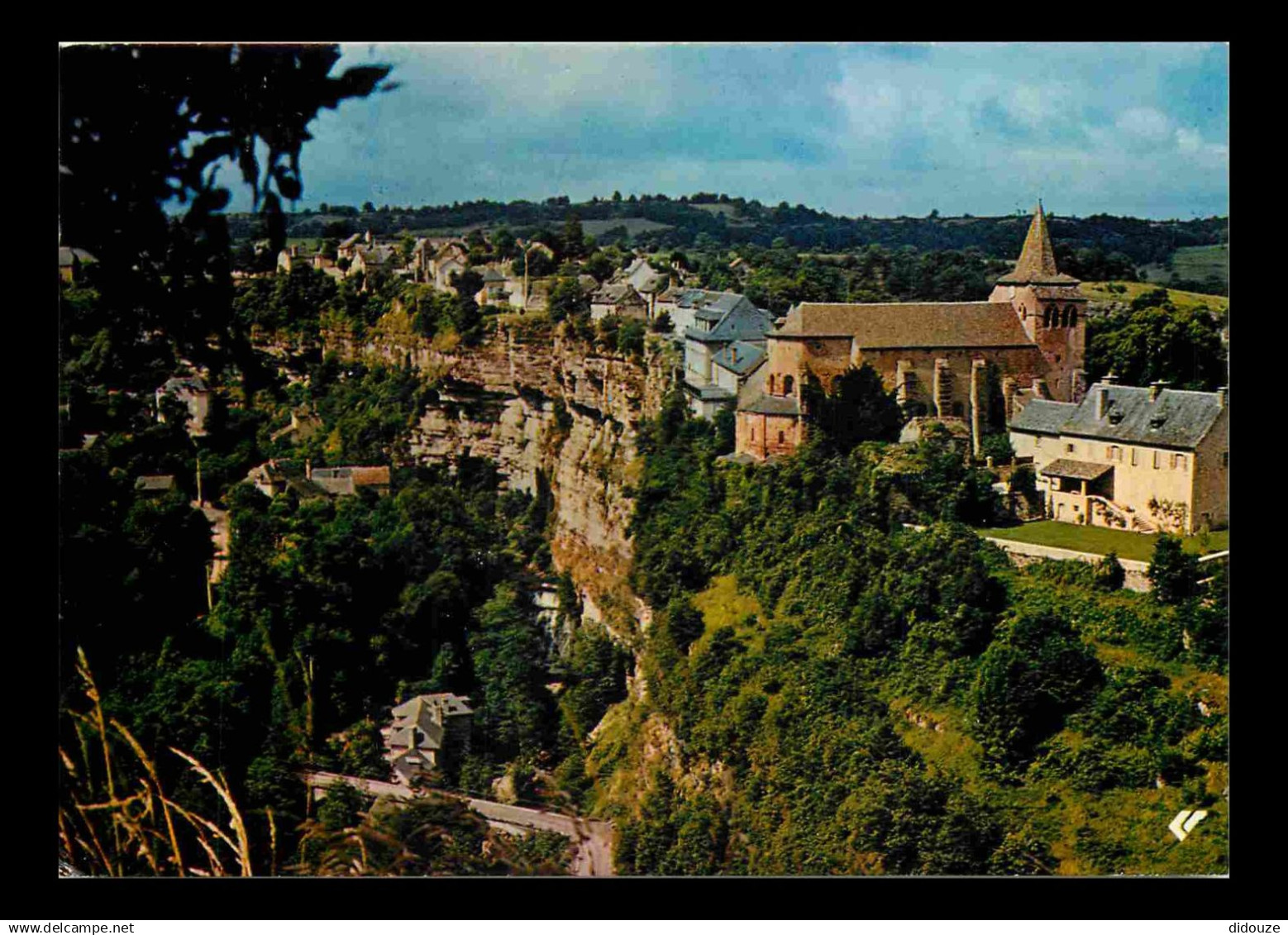 12 - Bozouls - Vue Générale et le Trou de Bozouls - CPM - Voir Scans Recto-Verso