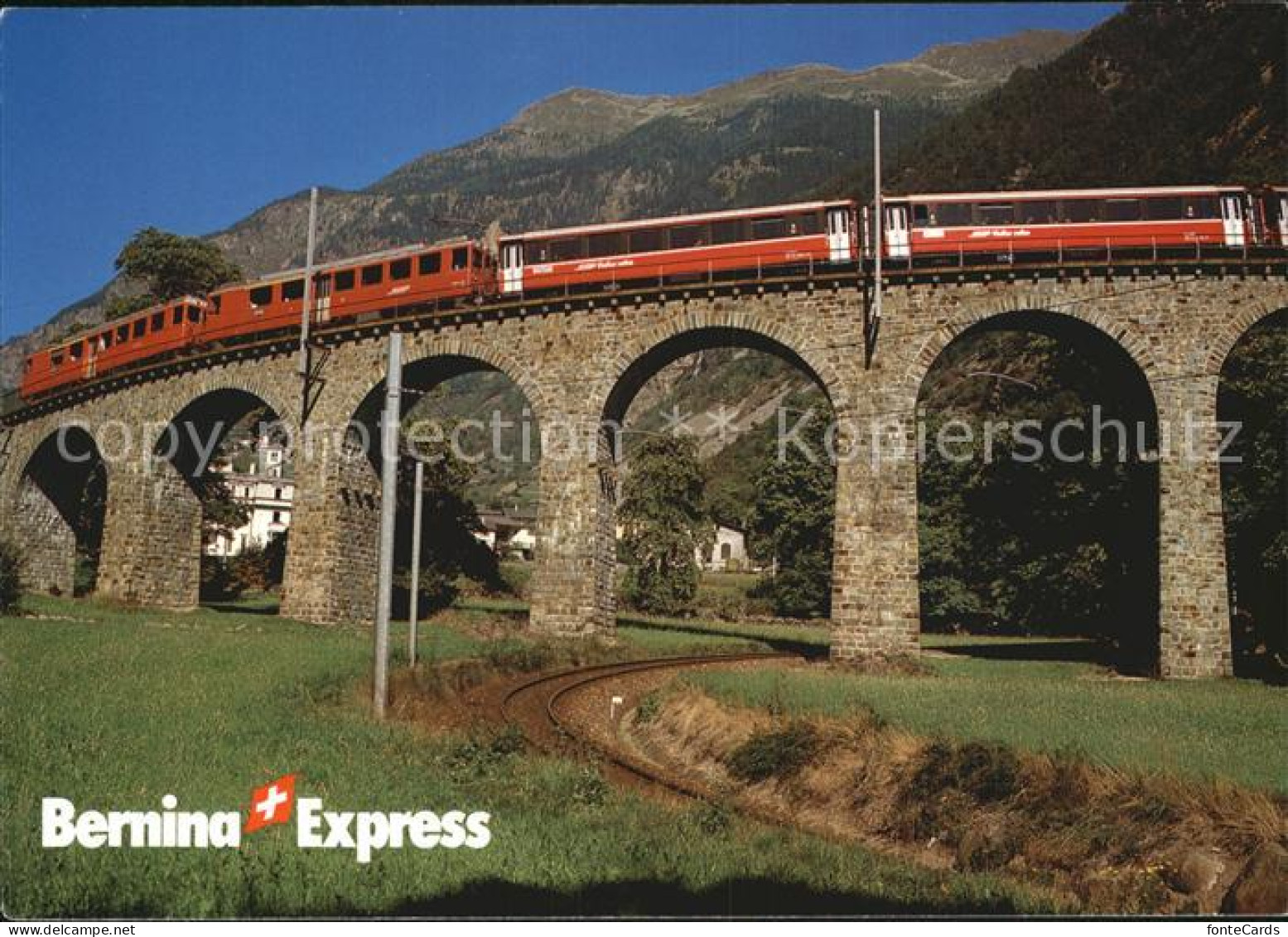 12538399 Rhaetische Bahn Bernina-Express Kehrviadukt Brusio Eisenbahn