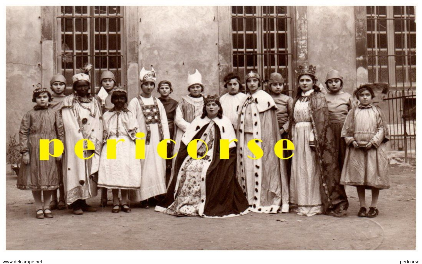 13  Arles Fête du Collège  (carte photo)