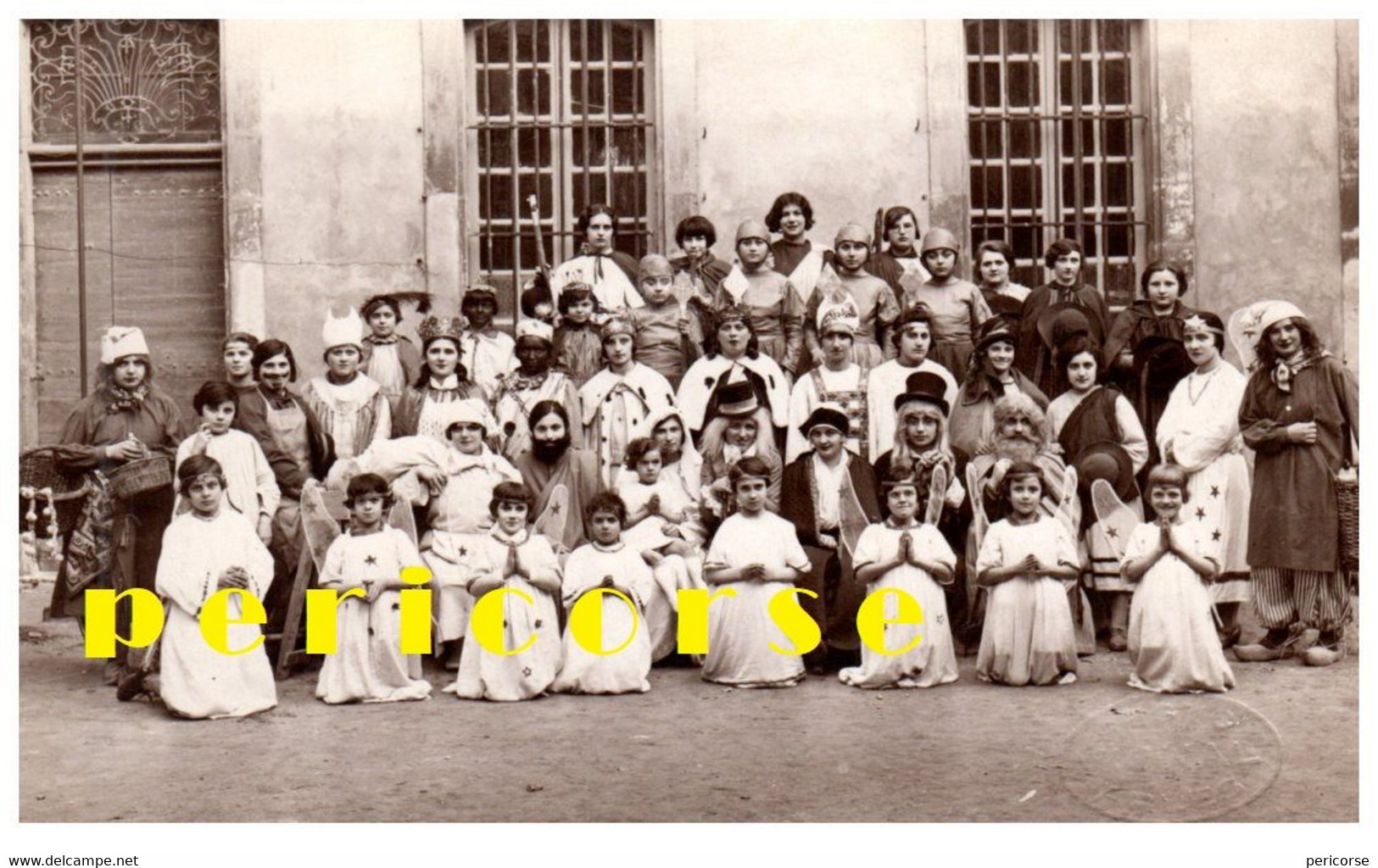 13  Arles Fête du Collège  (carte photo)