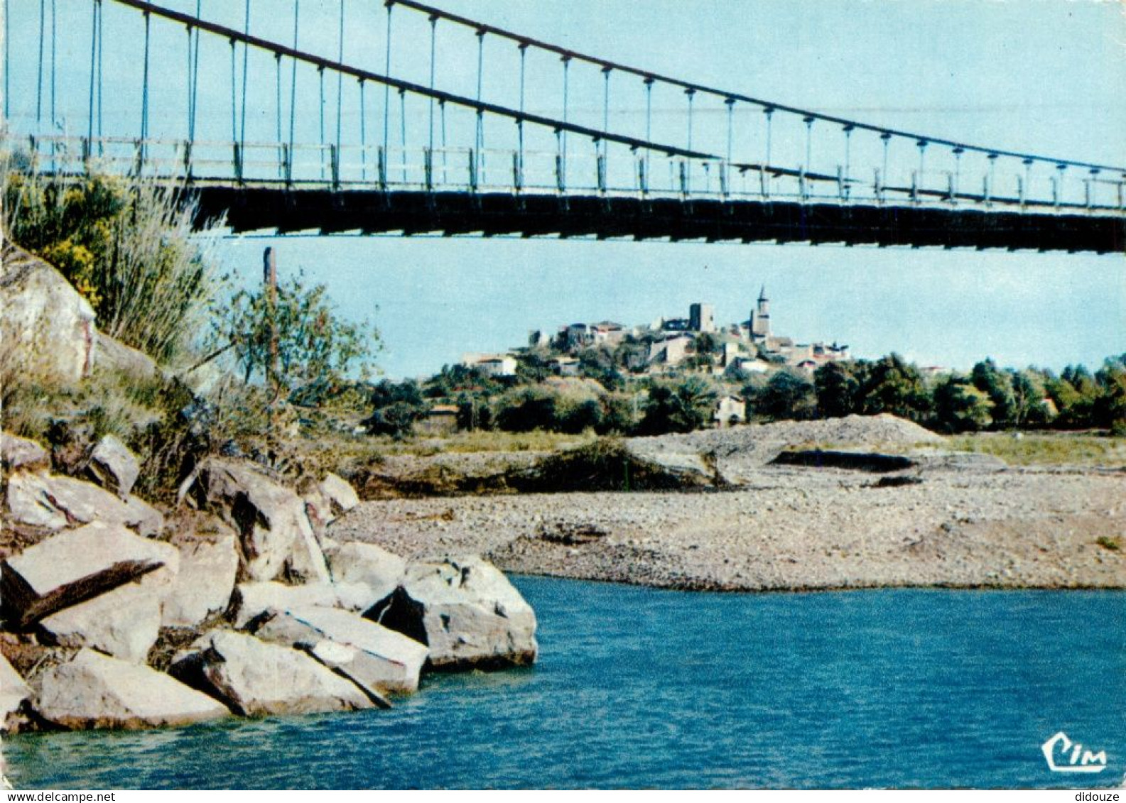 13 - Mallemort en Provence - Pont suspendu sur la Durance avec vue sur un coin pittoresque de Mallemort - Carte Dentelée