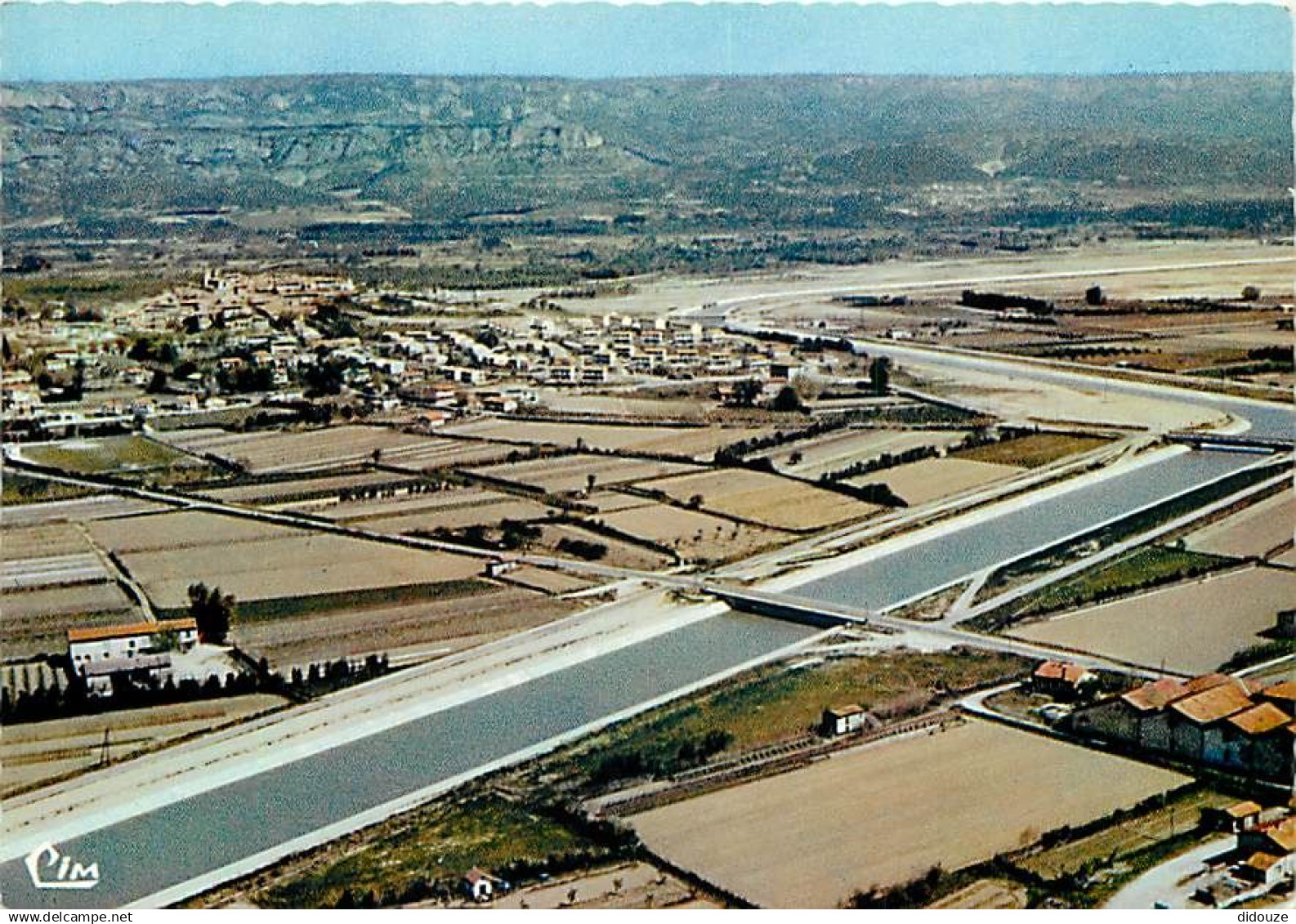 13 - Mallemort en Provence - Vue Générale aérienne - Carte Neuve - CPM - Voir Scans Recto-Verso