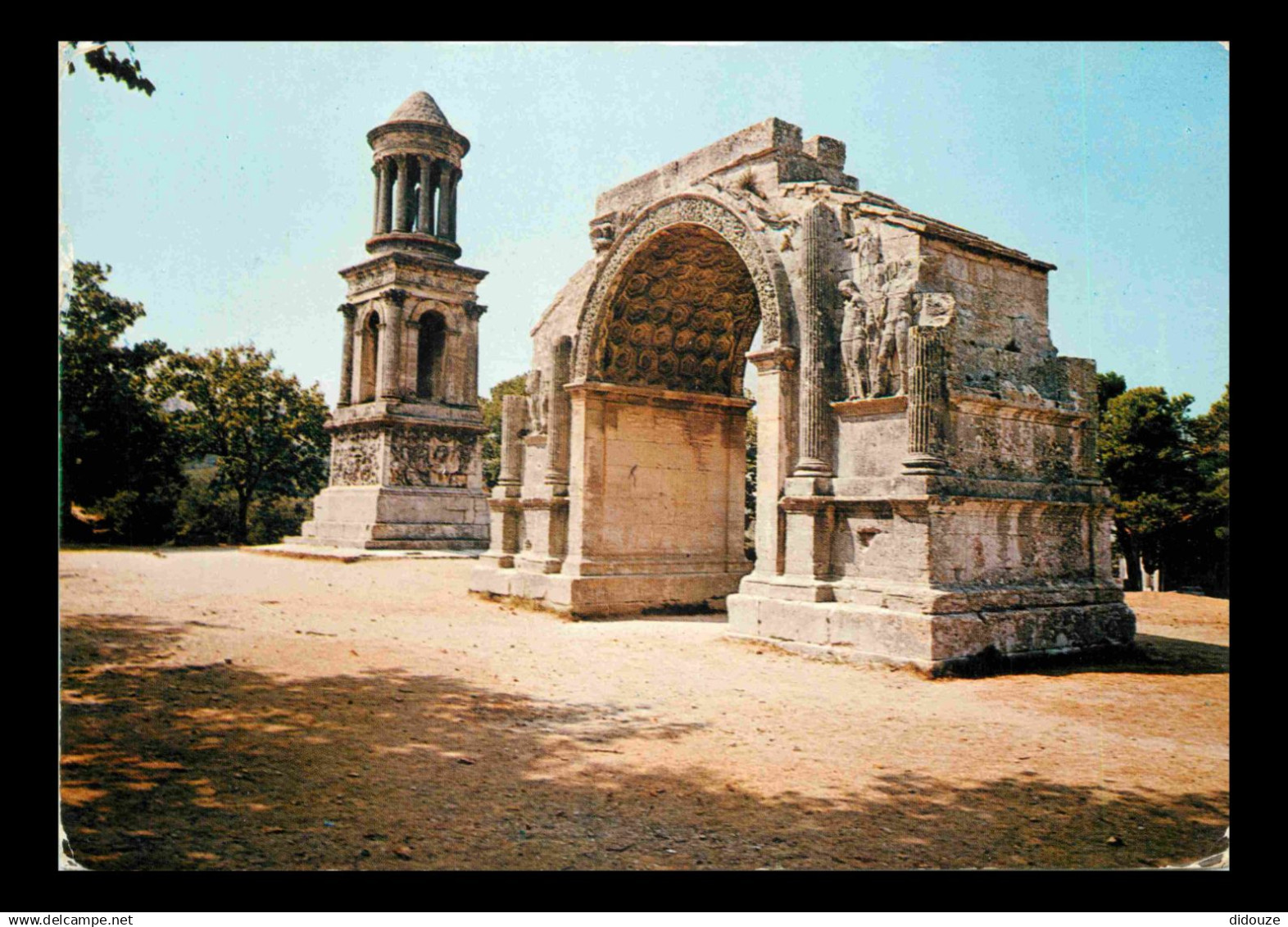 13 - Saint Remy de Provence - Les Antiques et le Mausolée - CPM - Voir Scans Recto-Verso