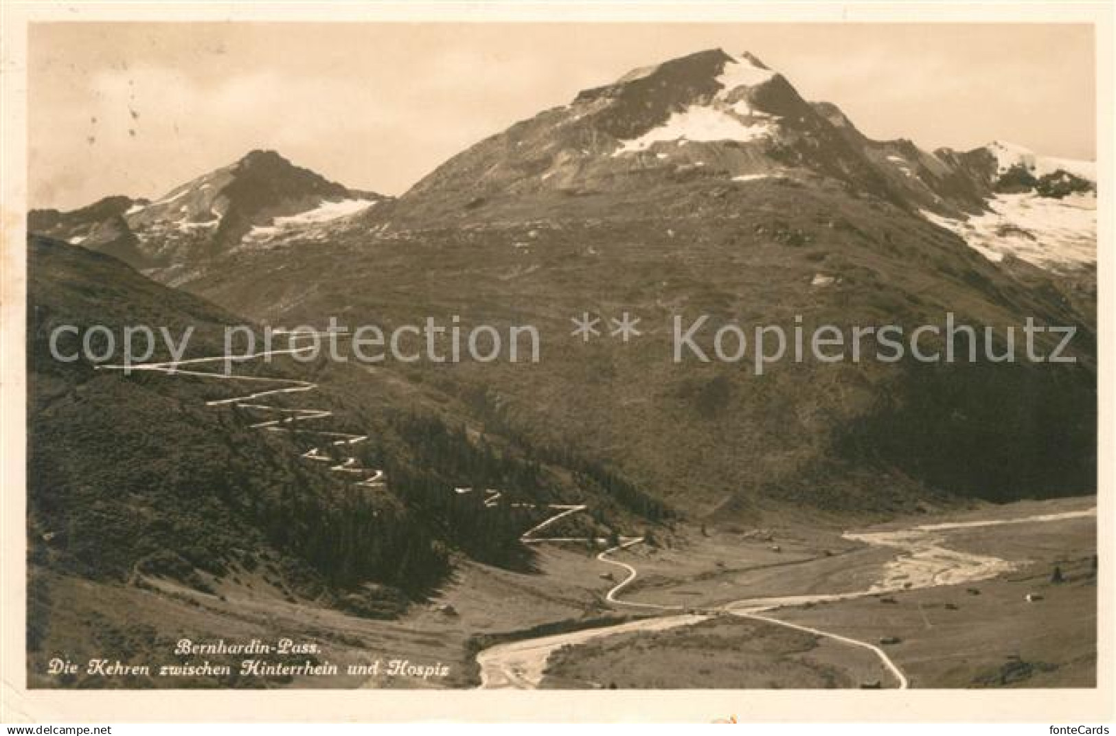 13113915 Hinterrhein Bernhardinpass Kehren zwischen Hinterrhein und Hospiz Alpen