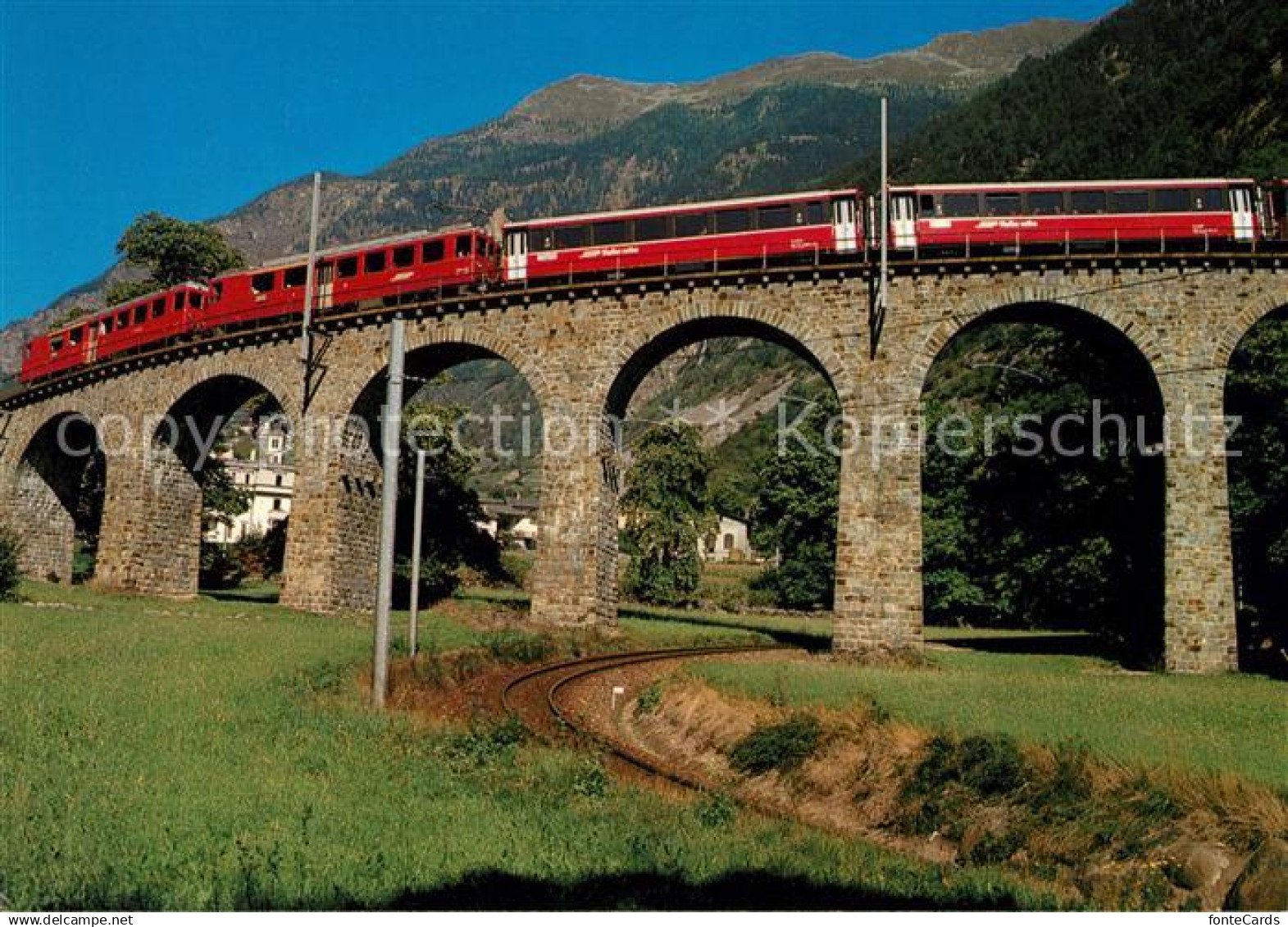 13143365 Rhaetische Bahn Bernina-Express Kehrviadukt Brusio