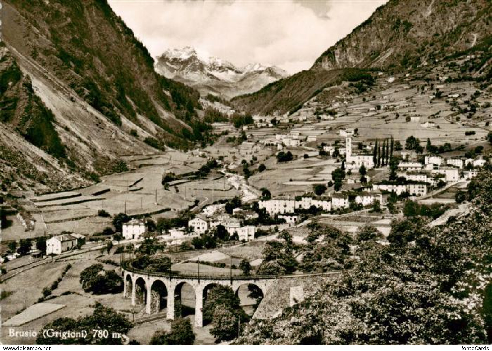 13864277 Brusio TI Gesamtansicht mit Alpenpanorama