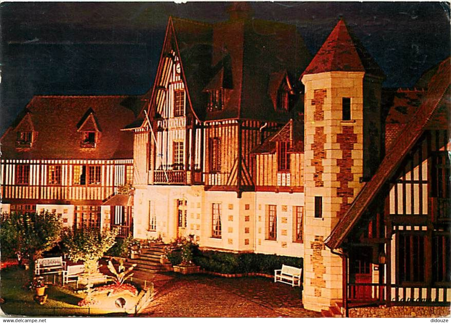 14 - Deauville - La Mairie - Vue de Nuit - Flamme Postale de Deauville - CPM - Voir Scans Recto-Verso