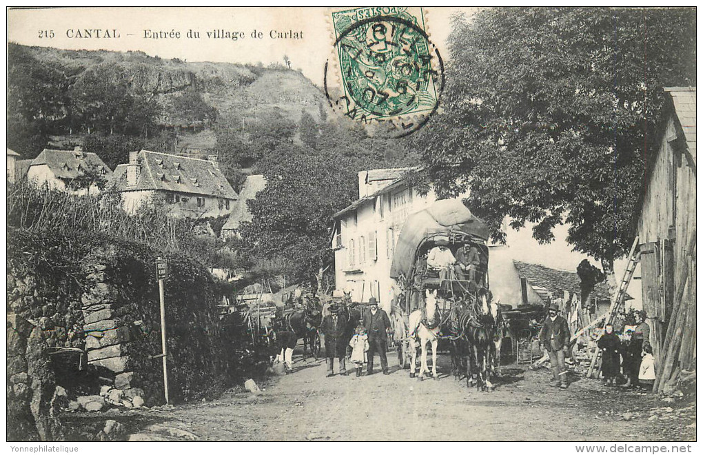 15 - CANTAL - Carlat - Entrée du Village