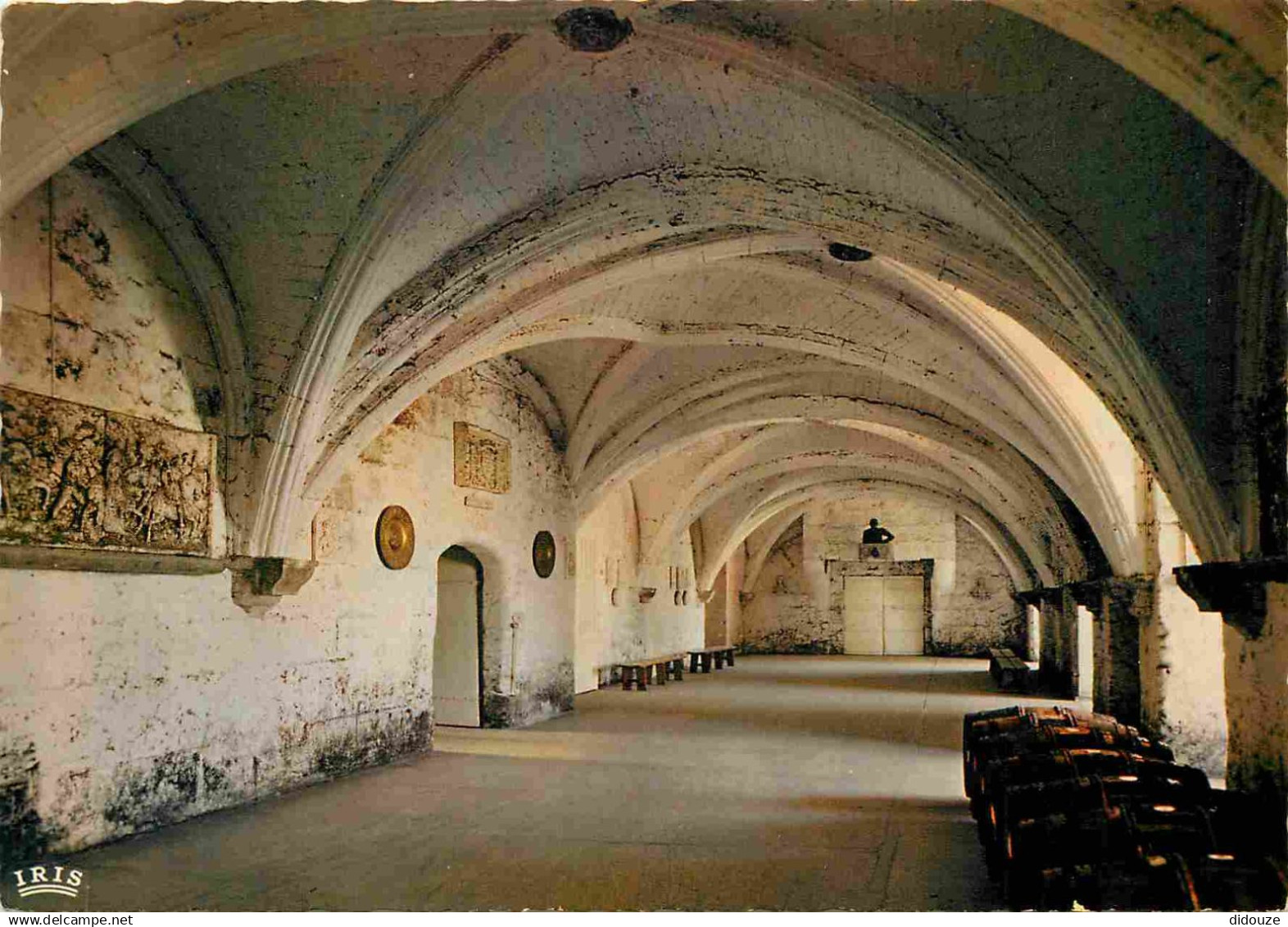 16 - Cognac - intérieur du Château de Cognac - Ets Cognac Otard - Salle des Gardes - Carte Dentelée - CPSM grand format