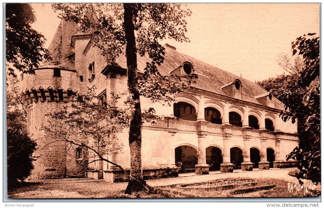 17 DAMPIERRE SUR BOUTONNE - le château,