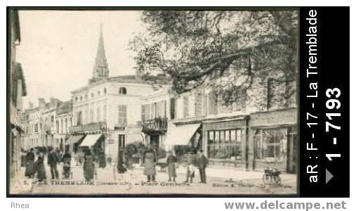 17 La Tremblade - 5 - LA TREMBLADE (Charente Inf) - Place Gambetta - place gambetta - cpa -  /  D17D  C17452C