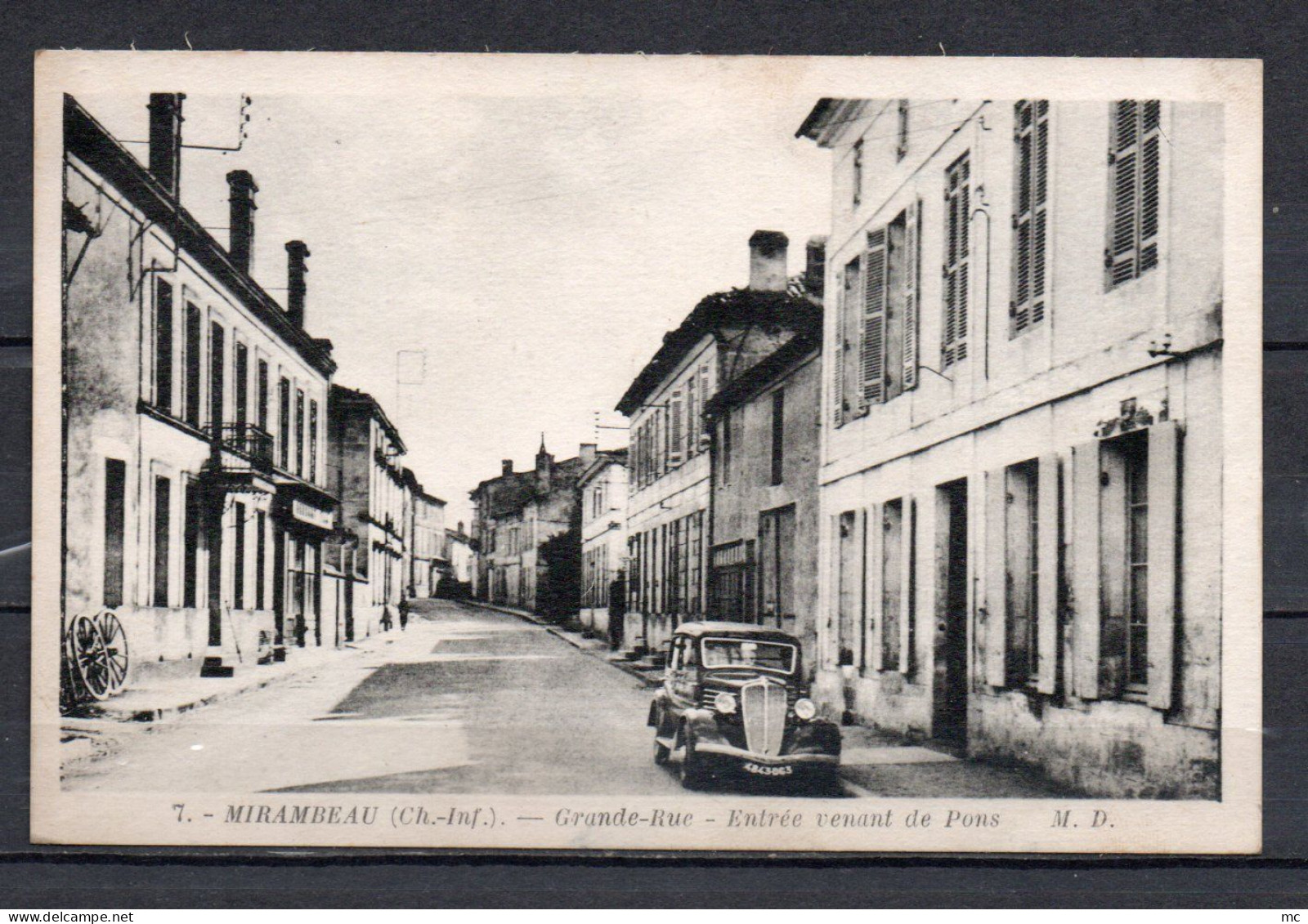 17 - Mirambeau - Grande rue - Entrée venant de Pons