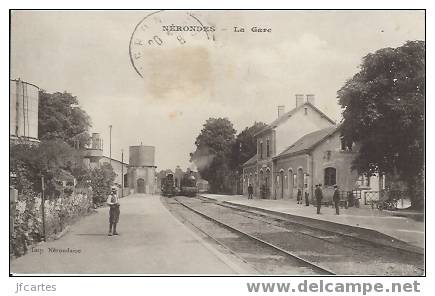 18 D - NERONDES - La Gare