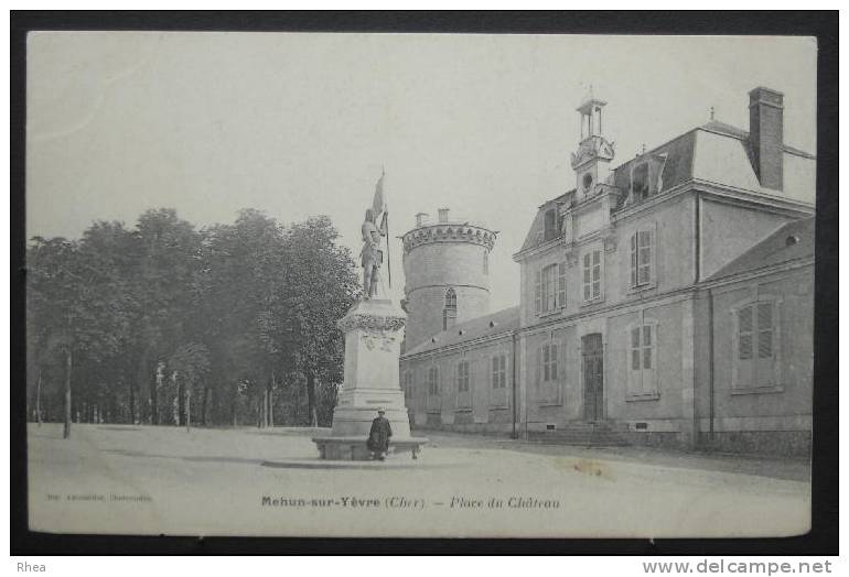 18 Mehun-sur-Yèvre (Cher) - Place Château statue jeanne d'arc place du chateau D18D K18141K C18141C RH004364