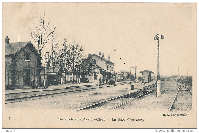 18 // SAINT FLORENT SUR CHER    la gare, intérieur