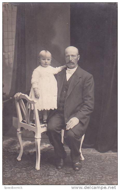 19641 carte photo enfant grand pere famille Ganty delannoy,  Pont à celles.