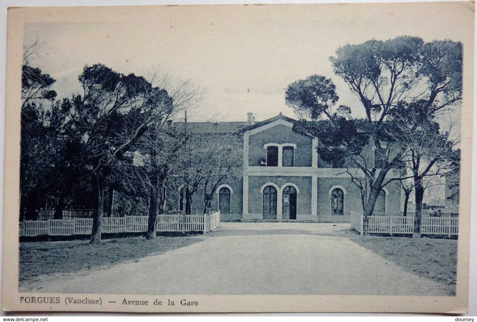 2 CARTES - AVENUE DE LA GARE et LES BORDS DE LA SORGUES - SORGUES