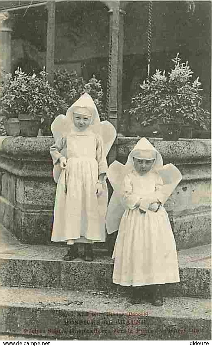 21 - Beaune - Hospice de Beaune - Petites Soeurs Hospitalières vers le Puits de l'Hotel Dieu - Animée - Enfants - CPA -