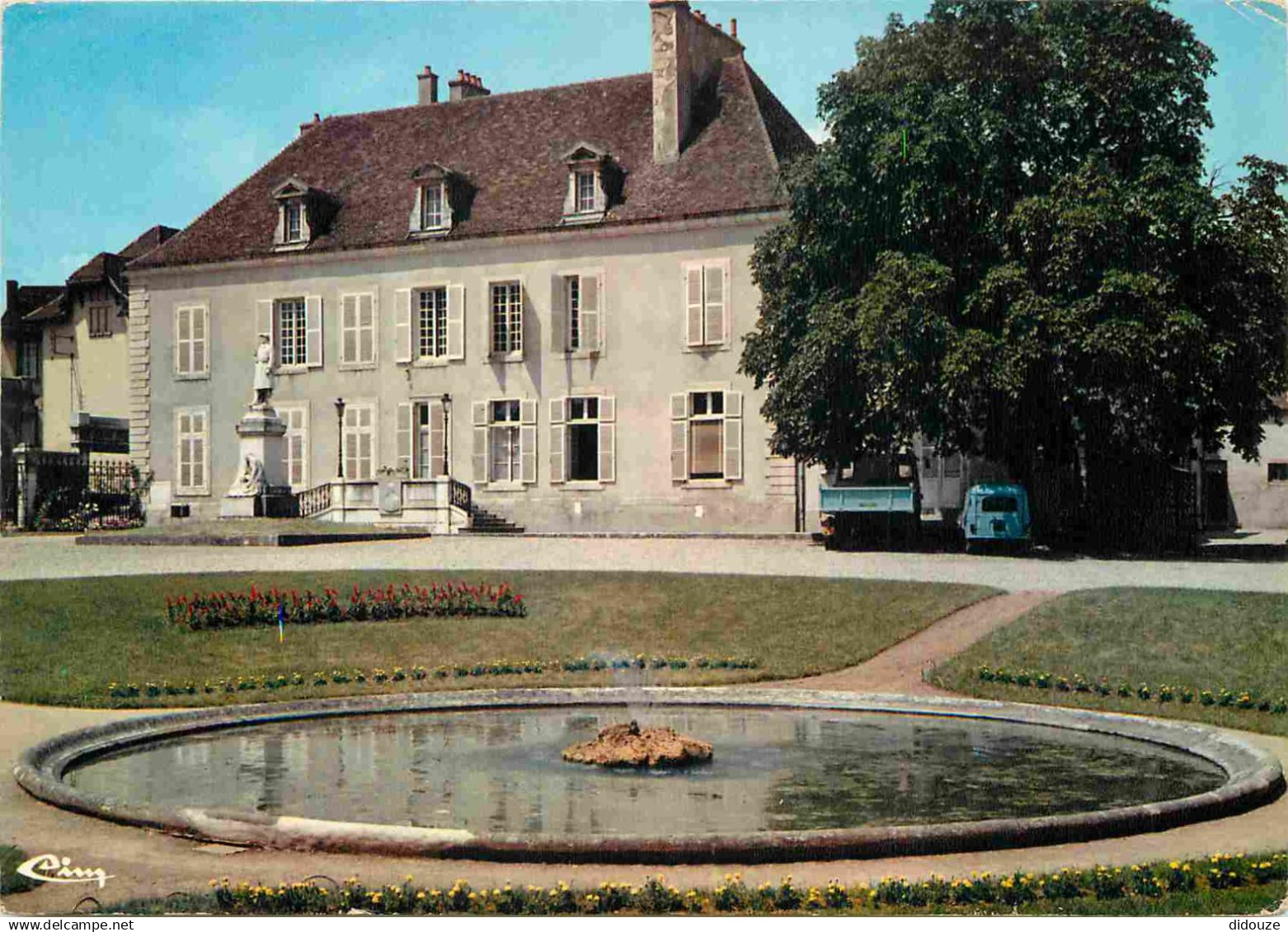 21 - Nuits Saint Georges - Hôtel de Ville - Jardin Anglais - CPM - Voir Scans Recto-Verso