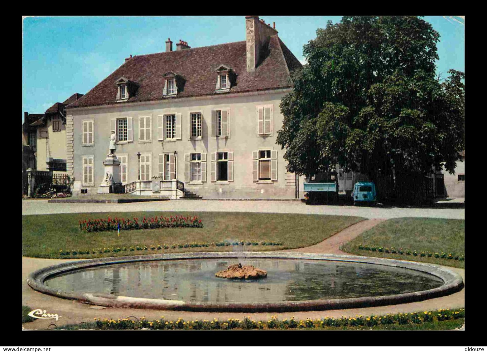 21 - Nuits Saint Georges - Hôtel de Ville - Jardin Anglais - CPM - Voir Scans Recto-Verso