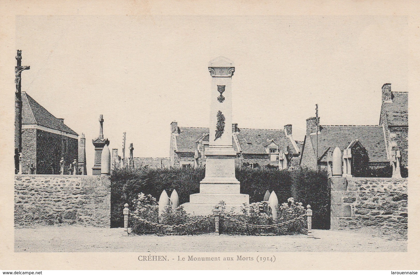 22 - CREHEN - Le Monument aux Morts