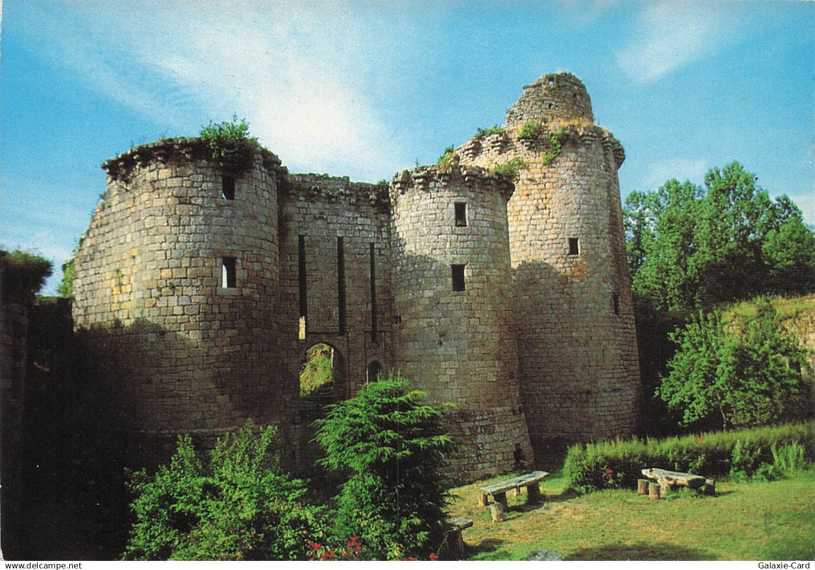 22 TONQUEDEC LE CHATEAU DE TONQUEDEC