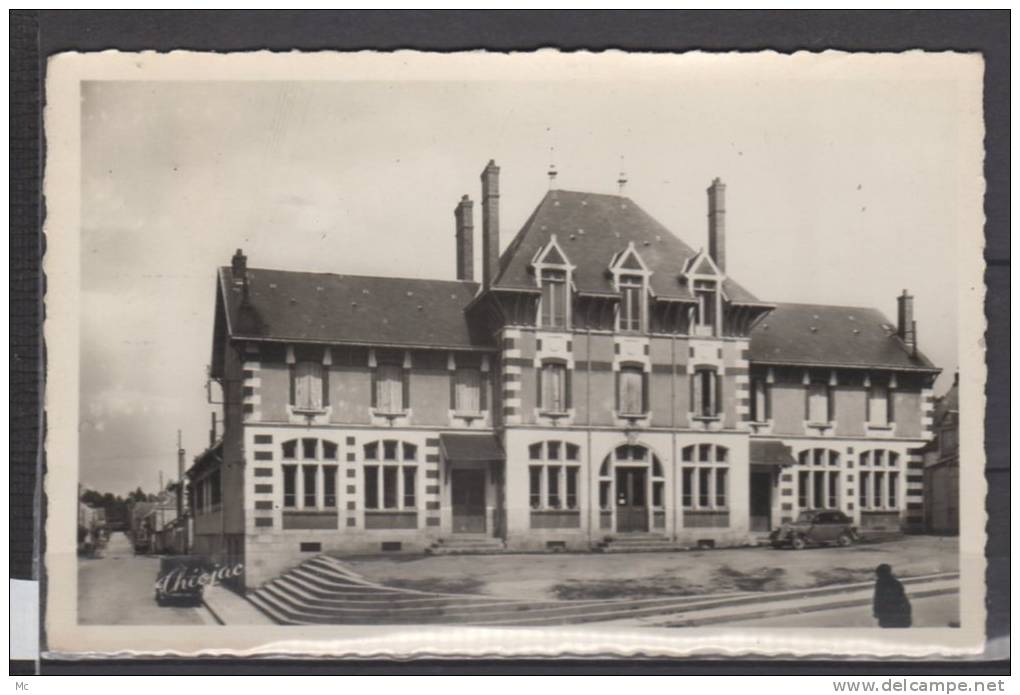 23 - Boussac - l'Ecole de la place Carnot