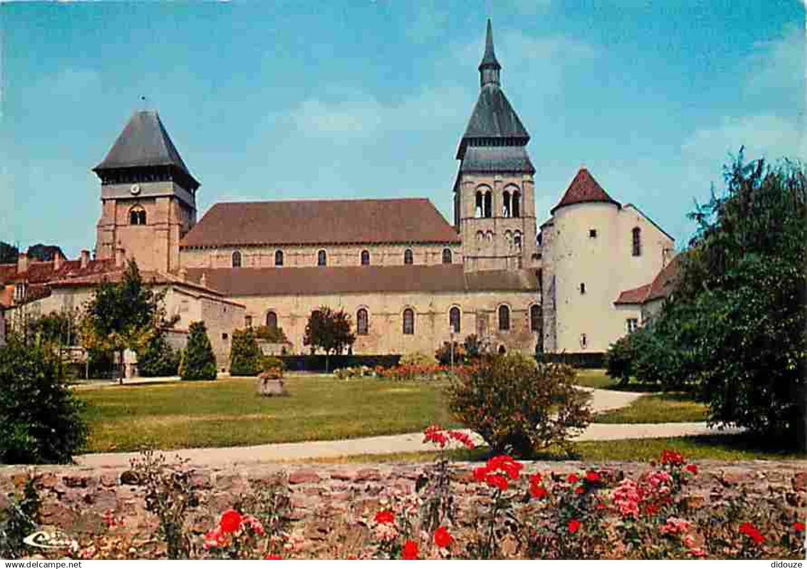 23 - Chambon sur Voueize - Eglise Sainte Valérie - CPM - Voir Scans Recto-Verso