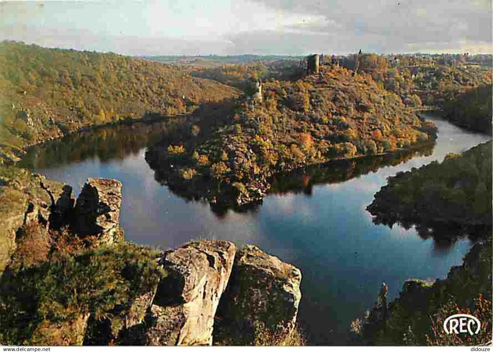 23 - Crozant - Le Confluent de la Creuse et de la Sedelle - Les ruines du Château de Crozant - CPM - Voir Scans Recto-Ve